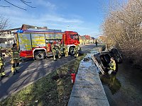 Bild: Die Fahrt endete in der Salza.
