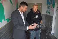SWG-Prokurist Pascal Wetzler (links) im Gespräch mit Sebastian Schimmel. Bild: SWG-Prokurist Pascal Wetzler (links) im Gespräch mit Sebastian Schimmel.