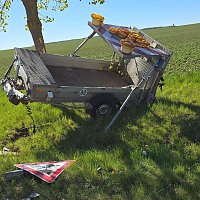 Bild: Unfall mit Baustellenfahrzeug auf der B249