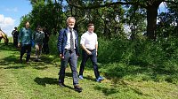 Bild: Die dicke Eiche bei Krimderode wurde heute als National-Erbe-Baum ausgerufen. 