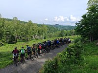 Von Ellrich hinauf nach Rothessütte - der Start des "Stadtradelns" hat die Schülerinnen und Schüler zum Hexenbesen geführt Bild: Von Ellrich hinauf nach Rothessütte - der Start des "Stadtradelns" hat die Schülerinnen und Schüler zum Hexenbesen geführt