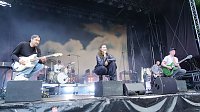 Bild: Die Band Juli spielte am Samstagabend vor mehreren Tausenden Menschen auf der Nordh&auml;user Petersberg.