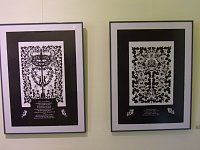 Bild: Im Kunsthaus Meyenburg ist seit Samstag die Kunst des Scherenschnitts in allen Facetten zu sehen