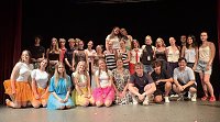 DG-Kurs der Klassenstufe 10 des Herder-Gymnasiums präsentiert eigene Inszenierung Bild: DG-Kurs der Klassenstufe 10 des Herder-Gymnasiums präsentiert eigene Inszenierung