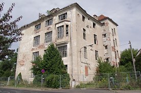 Bild: Die Erinnerung an Drei Streif, Vorzeigebetrieb zu DDR-Zeiten, bleibt vorerst in der Hinterlassenschaft erhalten.