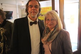 Bild: "Wir sind 20 Jahre jung" - nicht nur Museumsleiter Rennebach wurde heute gratuliert, sondern auch dem engagierten Team des Hauses