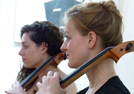 Bild: Cellisten im Nordh&auml;user Kunsthaus