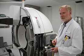 Bild: Dr. Gert Zinger arbeitet seit 34 Jahren als Nuklearmediziner und begleitete den Aufbau seines neuen Bereiches 
