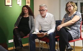 Bild: Katja Mitteldorf (rechts) - keine exorbitanten Widerst&auml;nde erfahren