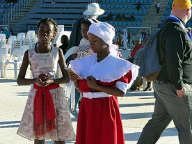 Bild: Spannend wird auch der Beitrag von Ulrike Patzelt. Sie war gerade in Namibia bei der Vollversammlung des Lutherischen Weltbundes