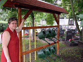 Bild: Friedhof und Br&uuml;cke werden sch&ouml;ner
