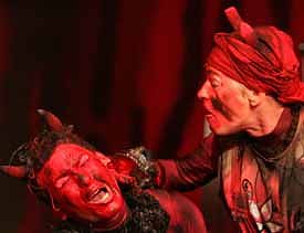 Bild: Goldene Haare im Theater