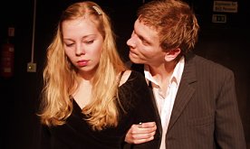 Bild: Geschlossene Gesellschaft im Theater