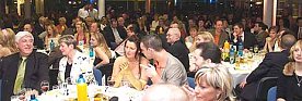 Bild: nnz-R&uuml;ckspiegel: Wiese, Streiks und Ball