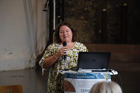 Bild: Dr. Miriam Weiss von der Universit&auml;t Saarbr&uuml;cken erl&auml;uterte den Crowdsourcing Ansatz des Projektes