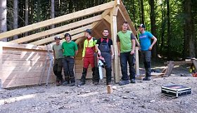Bild: H&uuml;tte errichtet