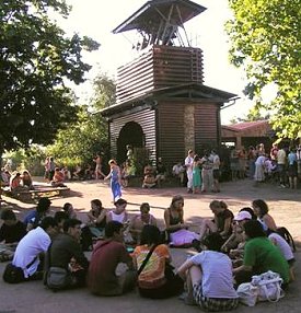 Bild: Junge Menschen in Taiz&eacute;