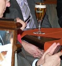 Bild: Simsen statt zuh&ouml;ren