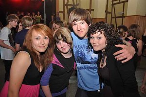 Coole Junge Party im Klubhaus