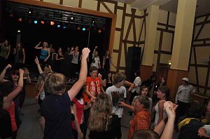 Coole Junge Party im Klubhaus