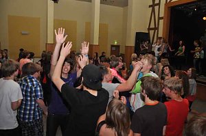 Coole Junge Party im Klubhaus