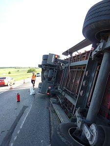 Umgekippter Lkw blockierte B4