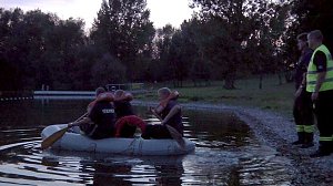 Suche am und auf dem See