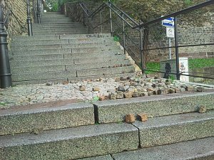Pflaster weggespült