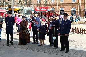 Vor und hinter der B&uuml;hne
