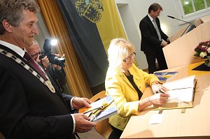 Amts&uuml;bergabe