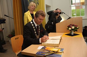 Amts&uuml;bergabe
