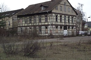 Einst war es ein schmucker Fachwerkbau, das Verwaltungsgeb&auml;ude des ehemaligen Harzer Stielwerkes in der Freiherr-vom-Stein-Stra&szlig;e, heute ein jammervoller Anblick.