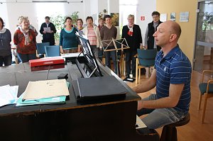 F&uuml;r das erste Konzert wird geprobt