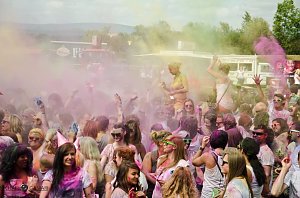Holi-Summer