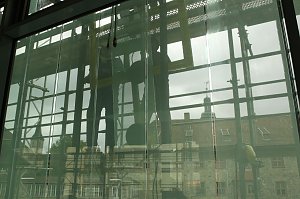 Besuch im Palast aus Glas und Beton