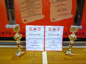 Pokale und Urkunden