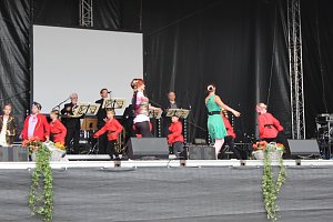 Die Eleven des Tanzstudios Radeva auf dem Rolandsfest