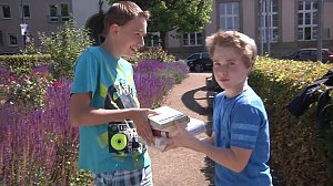 B&uuml;cherkette zum Umzug der Bibliothek