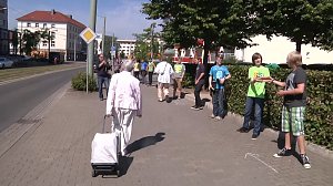 B&uuml;cherkette zum Umzug der Bibliothek