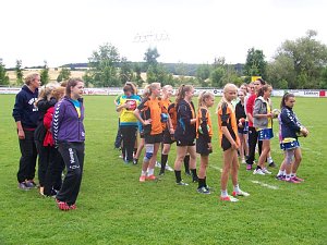 Premiere im Feldhandball