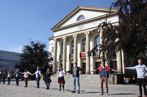 B&uuml;cherkette zum Umzug der Bibliothek