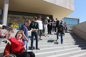 B&uuml;cherkette zum Umzug der Bibliothek