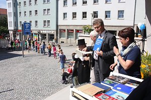 B&uuml;cherkette zum Umzug der Bibliothek