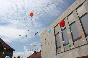 B&uuml;cherkette zum Umzug der Bibliothek