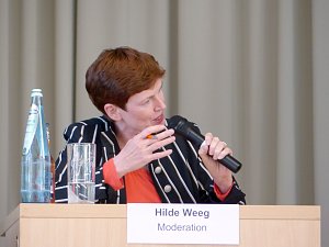 Moderiert: Hilde Weeg