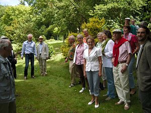 Parkfest: F&uuml;hrung mit Baumbiologe Dr G&uuml;nthewr Merg mit einer Besuchergruppe aus Erfurt und interessierten Nordh&auml;user B&uuml;rgern und Umgebung