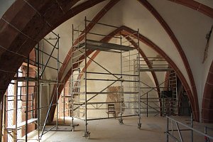 Im Innern eine Baustelle: Blasiikirche