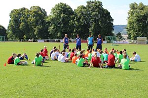 Volles Training bei der Fu&szlig;ballschule