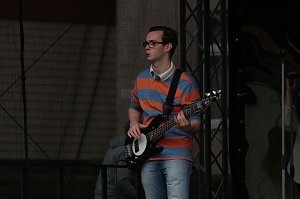 Musik und Artistik auf dem Theaterplatz