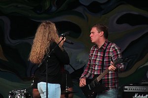 Musik und Artistik auf dem Theaterplatz